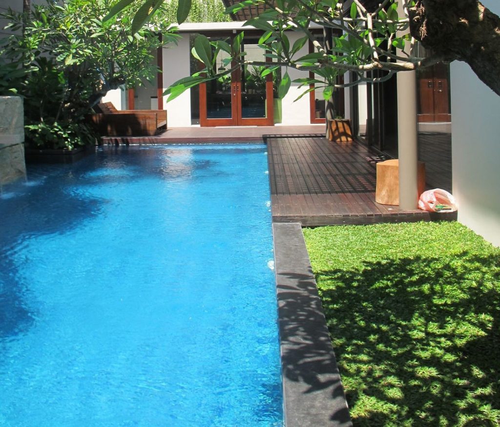 Ahli Kolam Renang